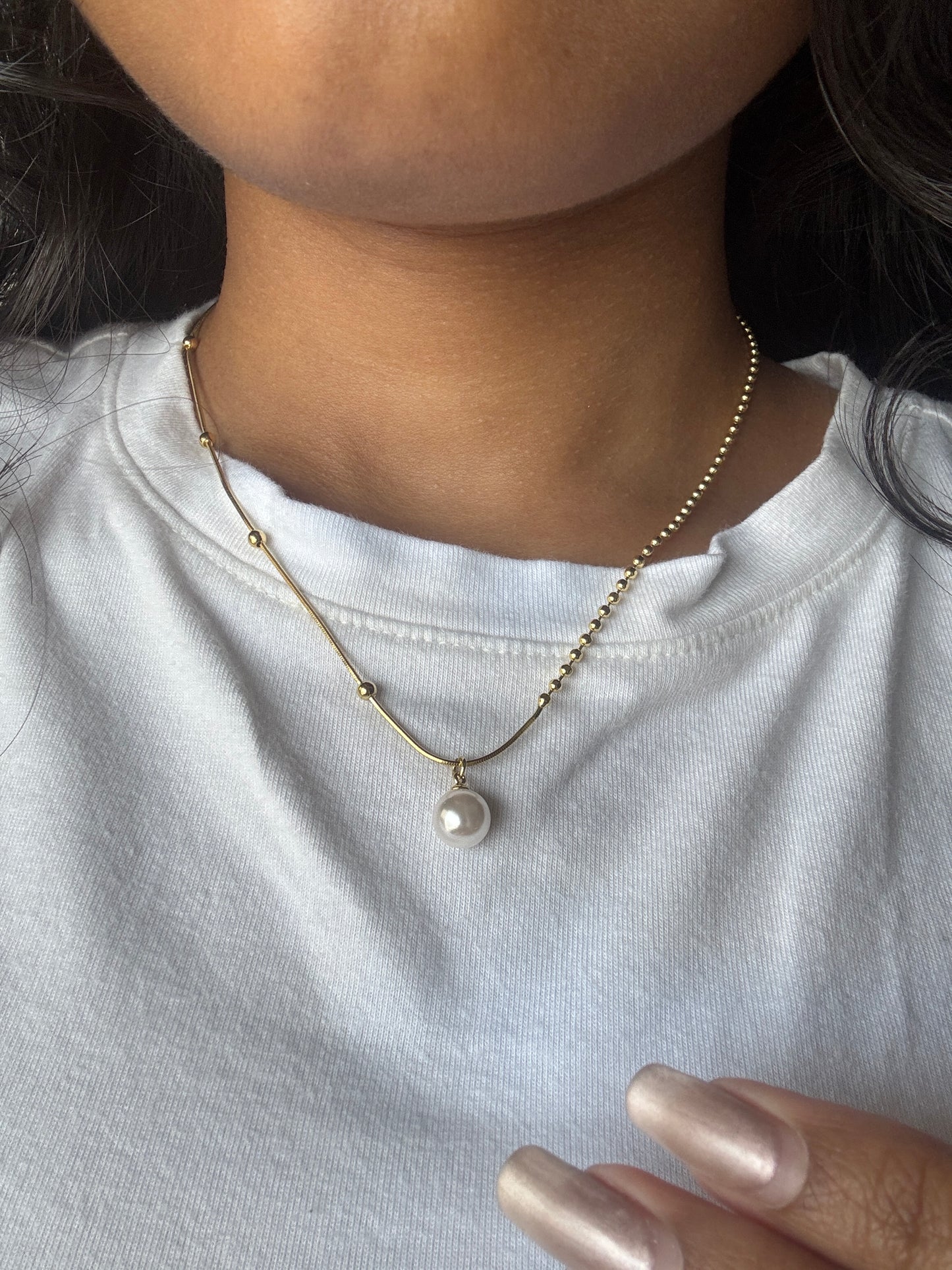 Moue Necklace
