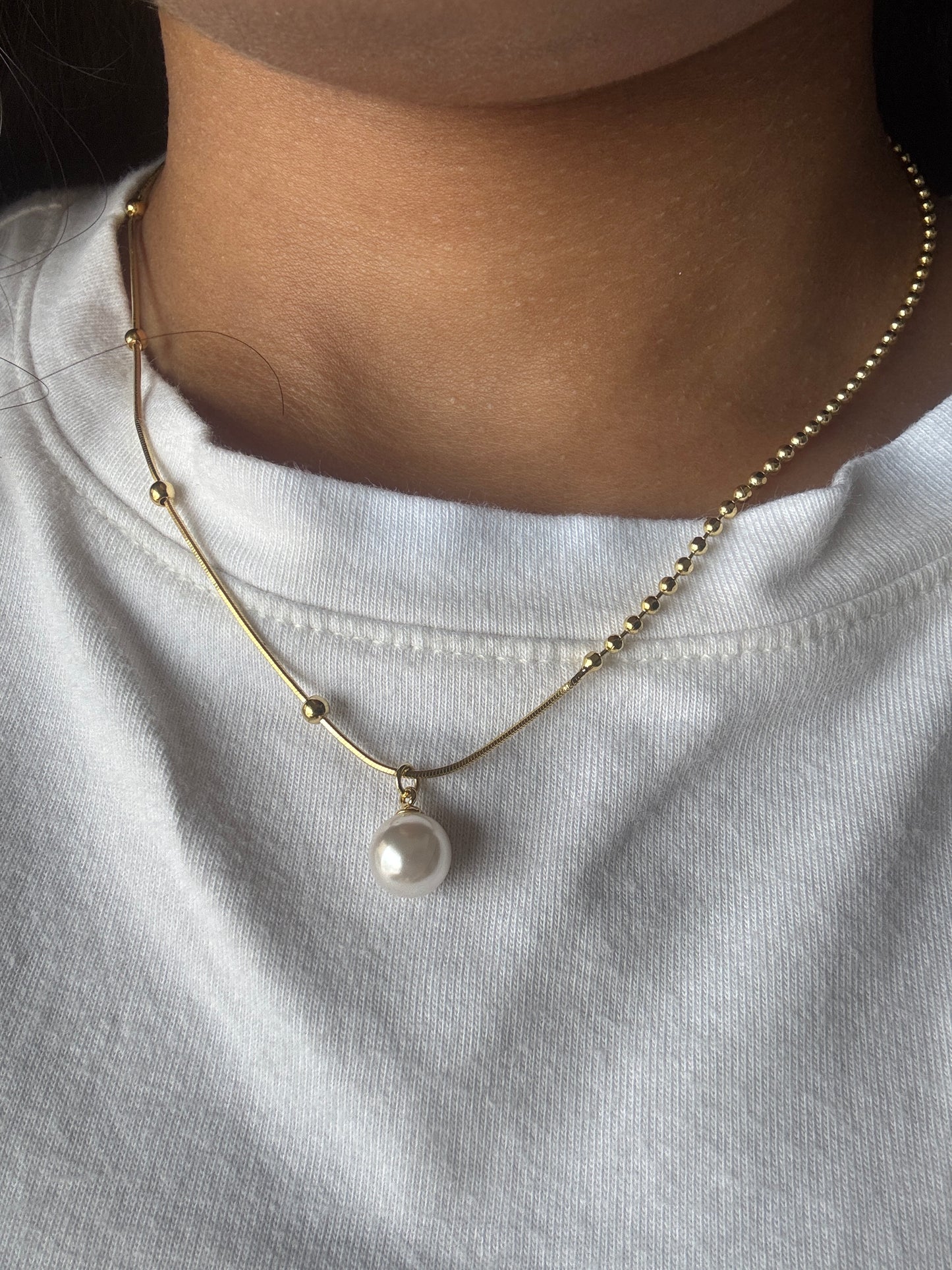 Moue Necklace