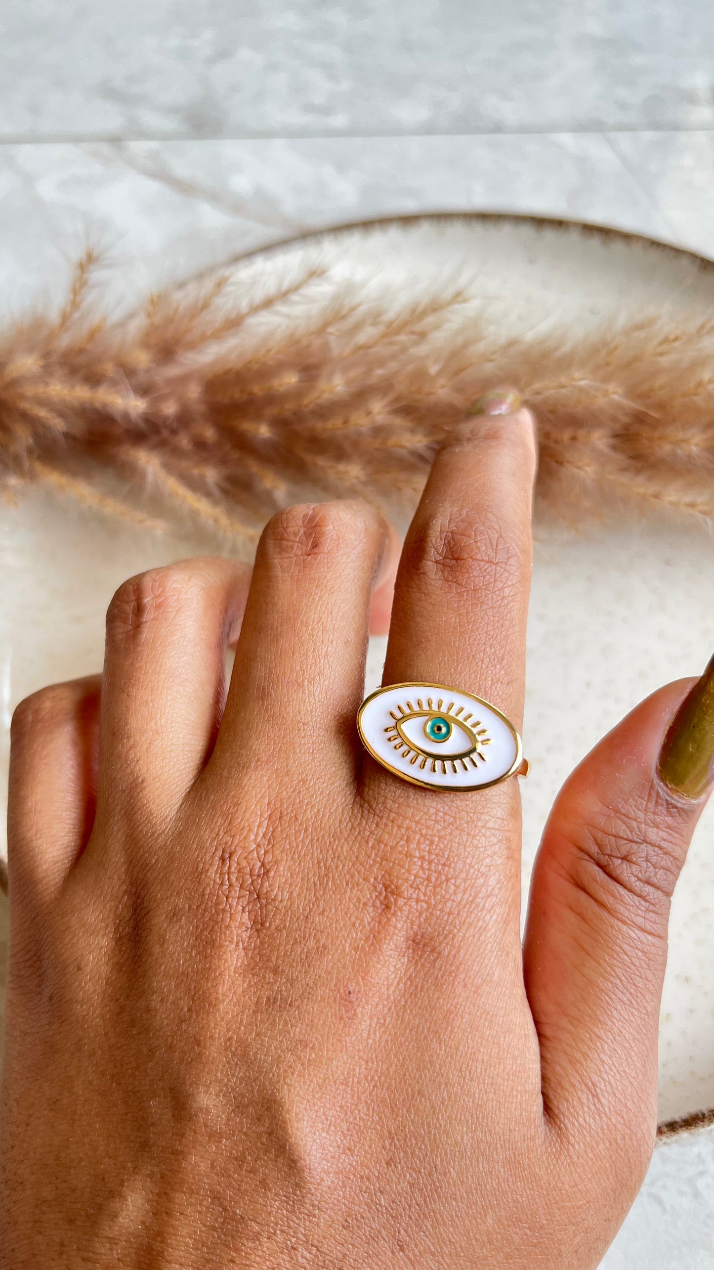 Eye ring