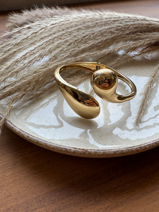 Droplet Cuffs