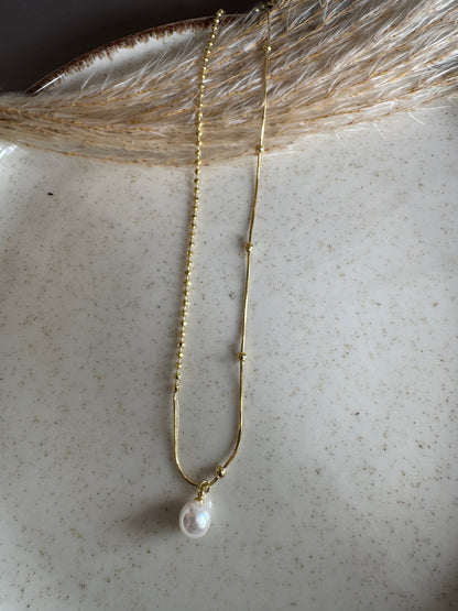 Moue Necklace