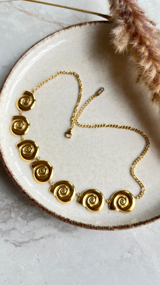 Sheel necklace