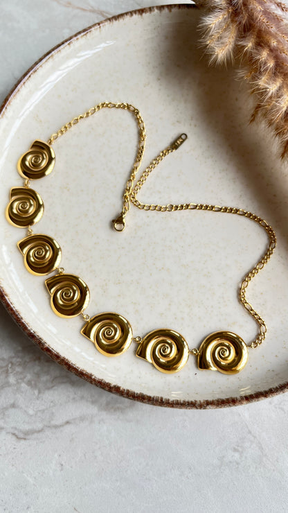 Sheel necklace