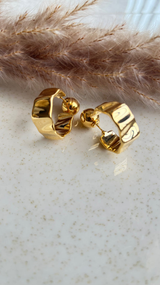 Delta Earings